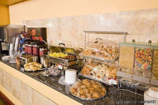 Comfort Suites Elgin Bagian luar foto